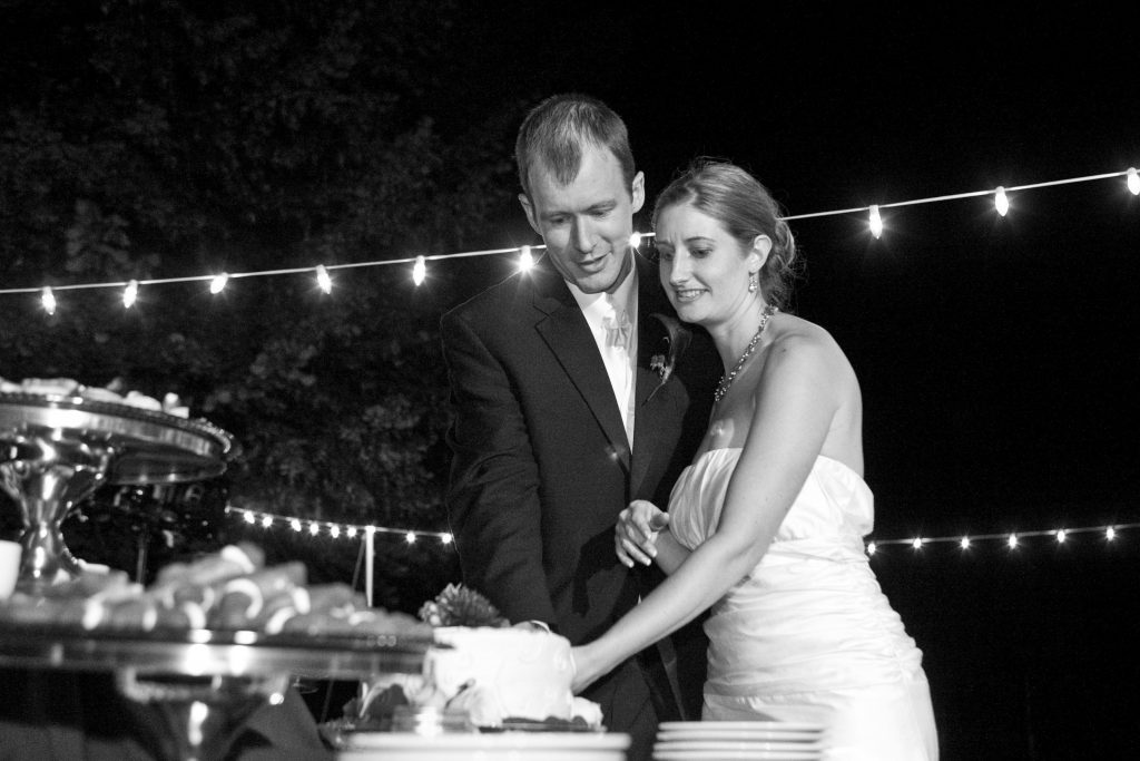 portland-wedding-cake-cutting